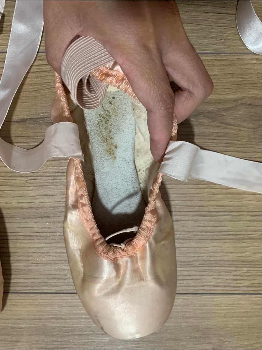 Capezio Pink Satin Ballet Pointe Shoes - Picture 3 of 4
